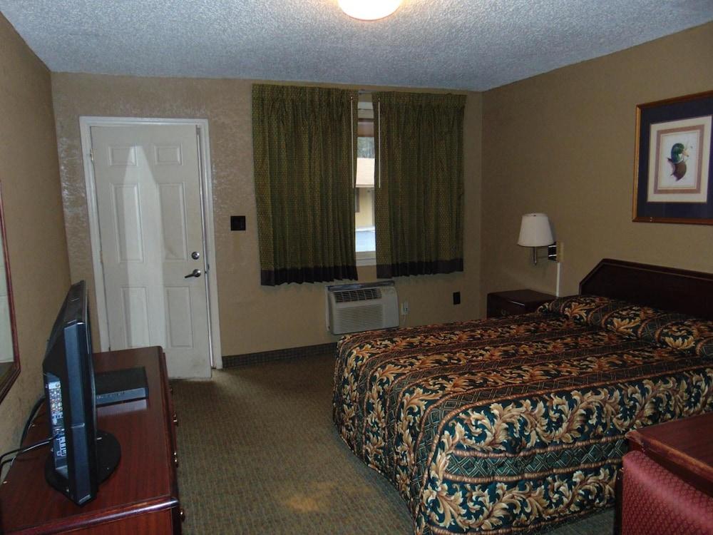 Westbrook Motel photo 24