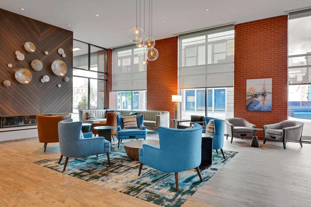 Hampton Inn Salem Boston photo 5
