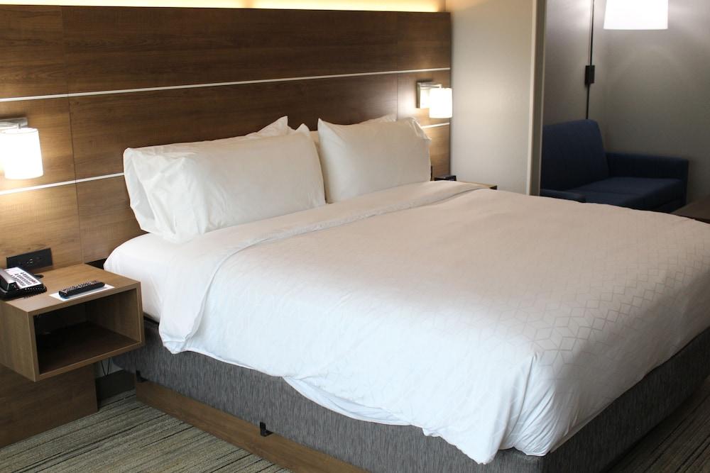 Holiday Inn Express & Suites Enterprise by IHG photo 7