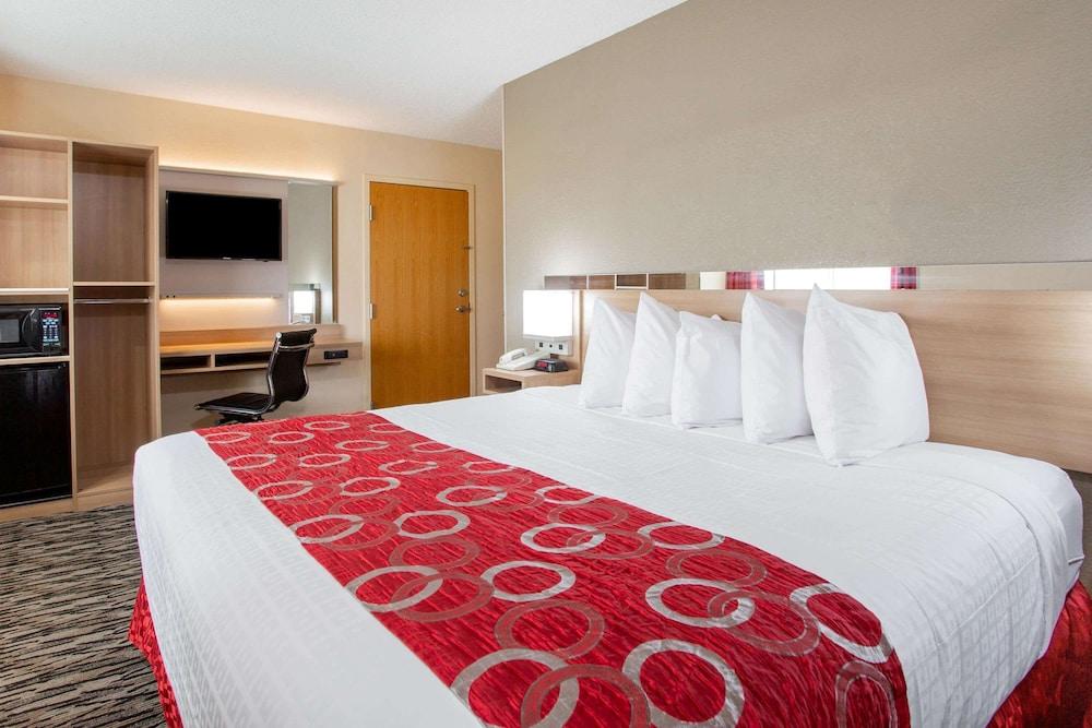 Microtel Inn & Suites by Wyndham Charleston WV photo 17