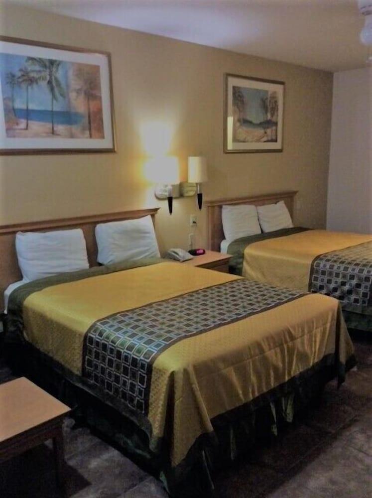Texas Inn Weslaco photo 22