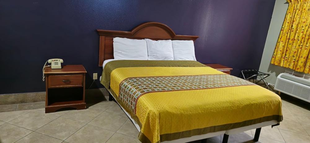 Texas Inn and Suites RGV photo 97