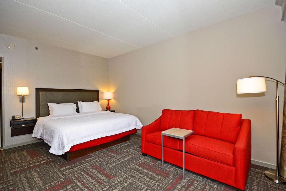 Hampton Inn Pulaski photo 22