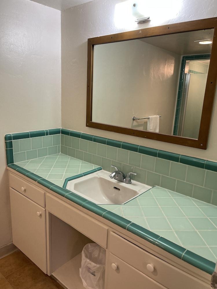 CRYSTAL MOTEL photo 6