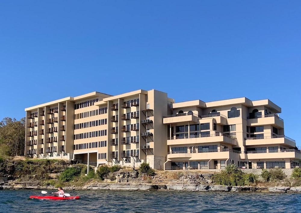 D'Monaco Luxury Resort photo 37
