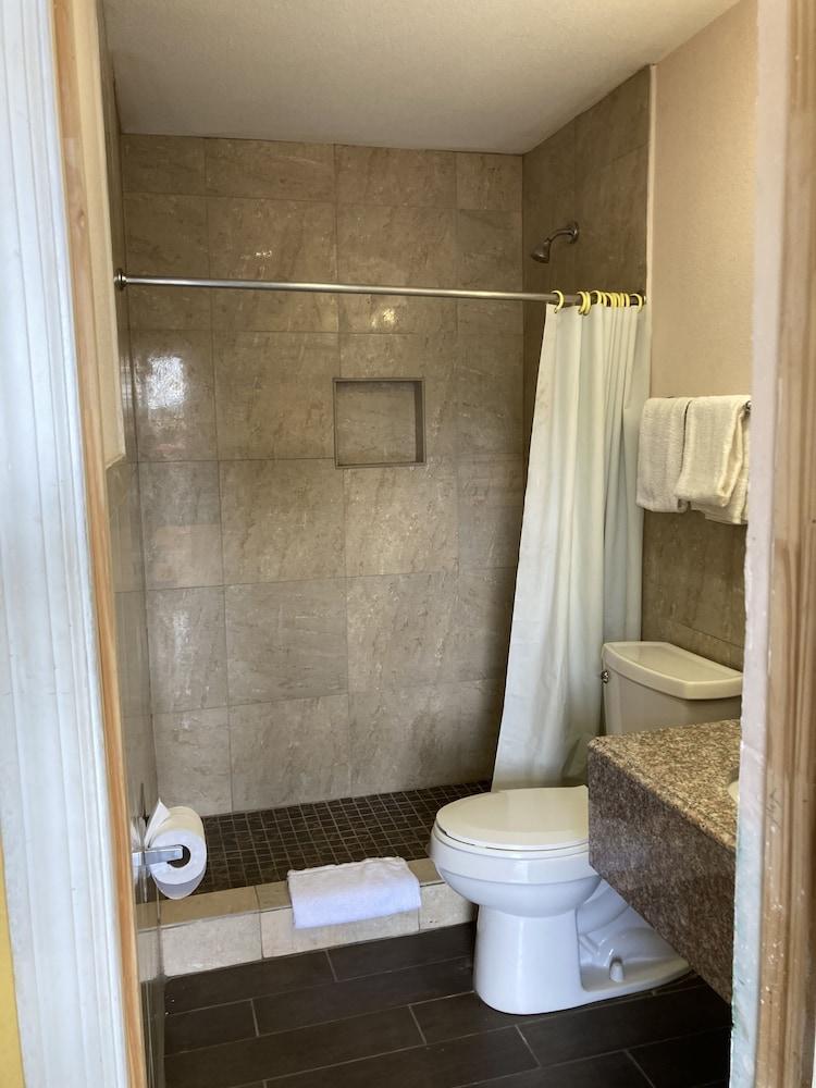 Capri motel photo 15