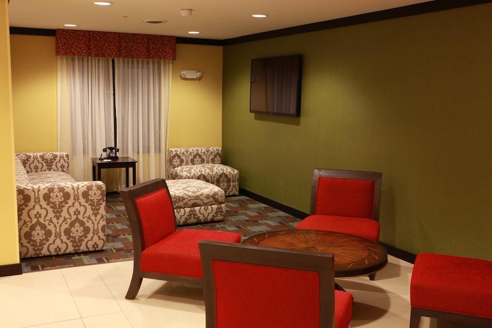Holiday Inn Express & Suites Detroit North - Troy by IHG photo 30