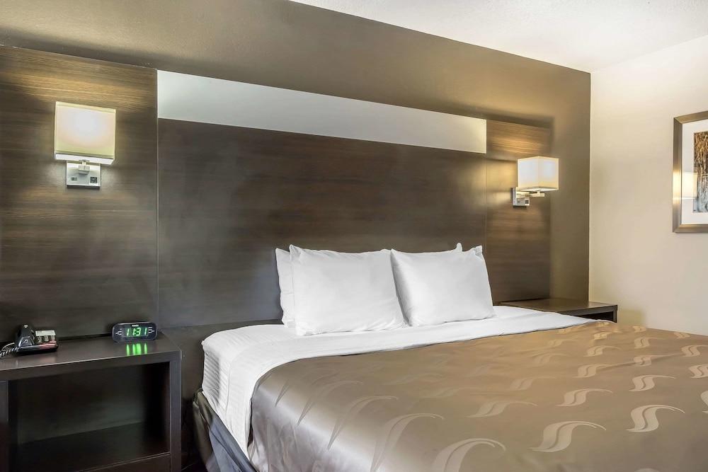 Quality Inn & Suites Stuttgart North photo 21