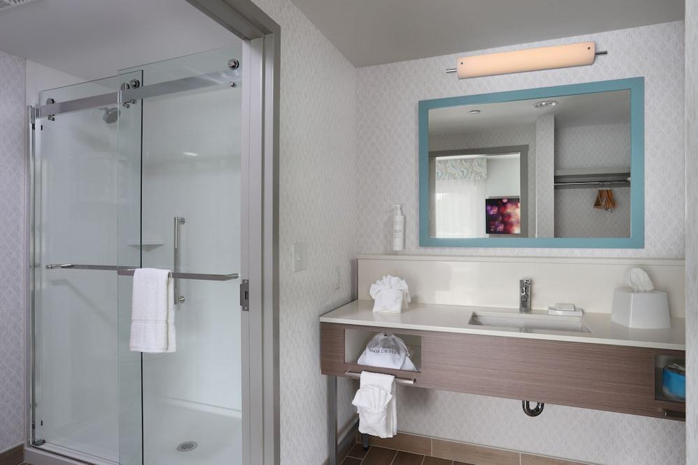 Hampton Inn & Suites Manistee Waterfront photo 18