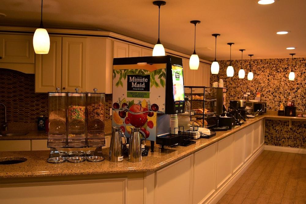 Best Western of Harbor Springs photo 29