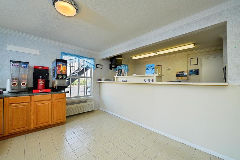 Americas Best Value Inn Winnsboro, SC photo 2