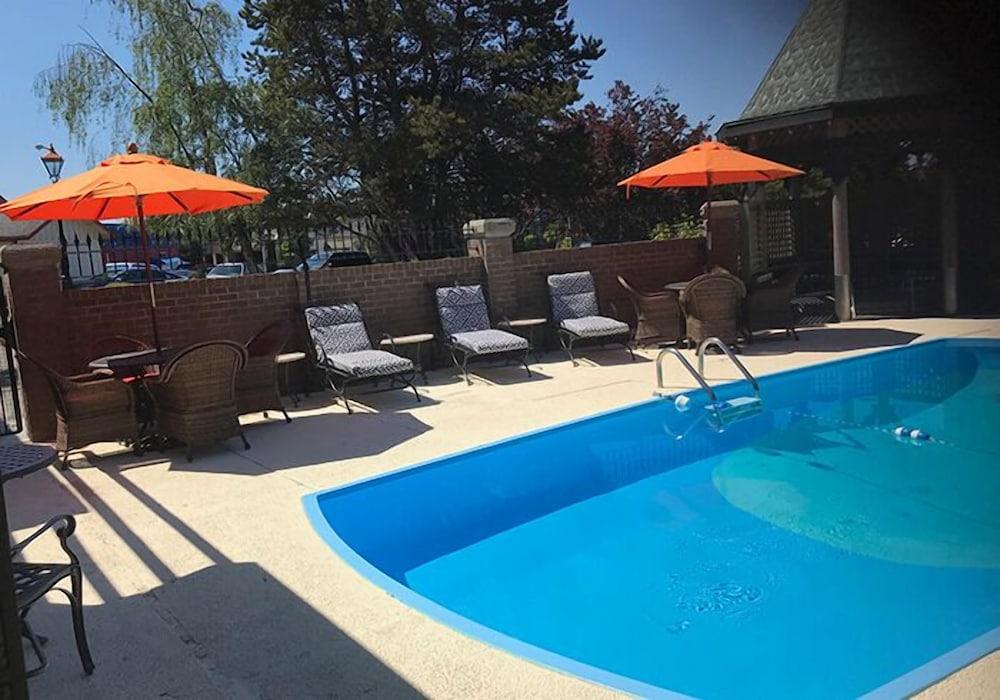 Coachman Inn & Suites photo 69