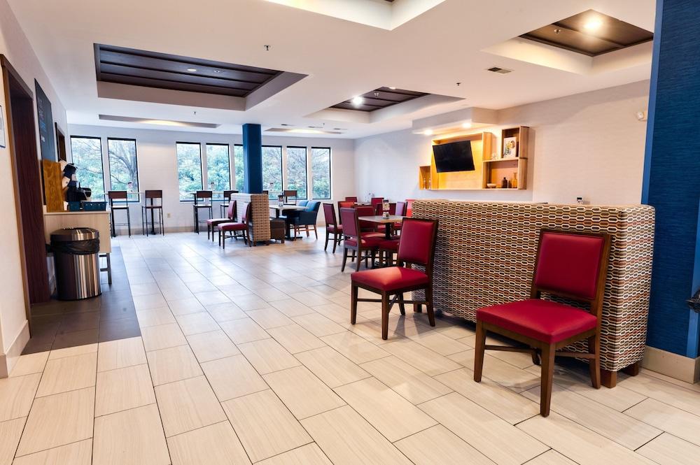 Holiday Inn Express Hotel & Suites Goshen by IHG photo 60