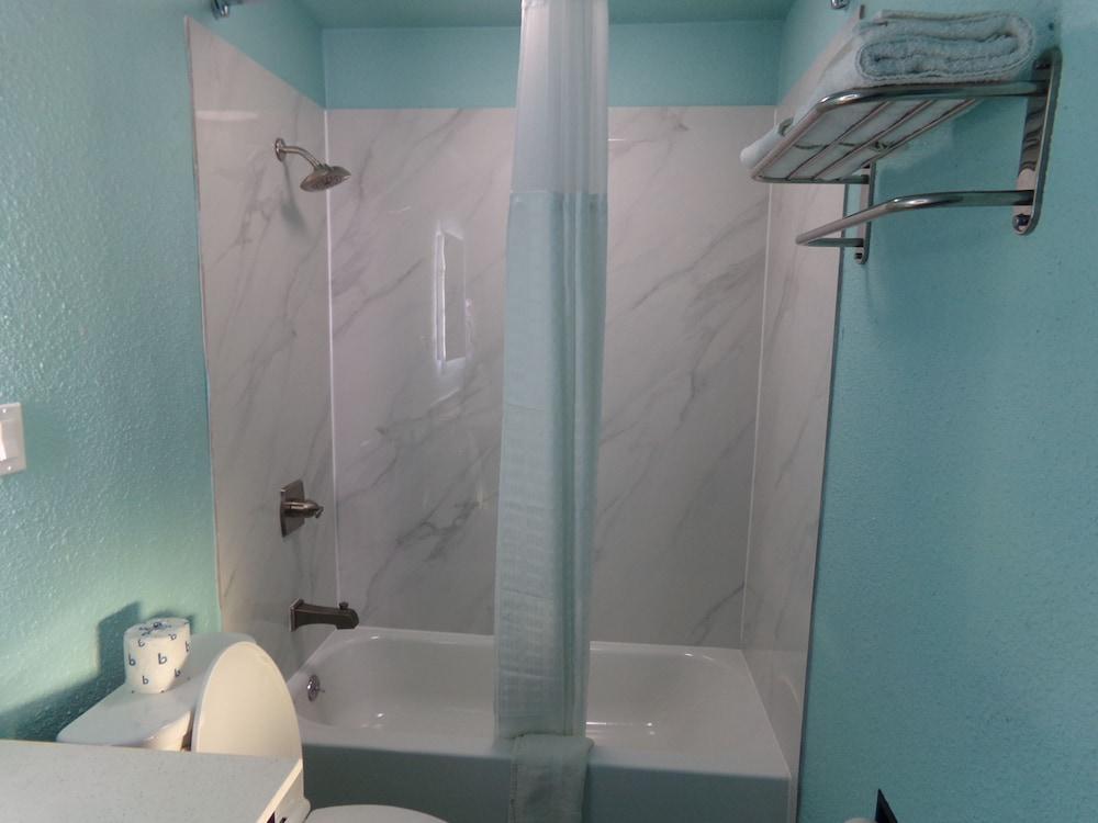 Regal Inn photo 6