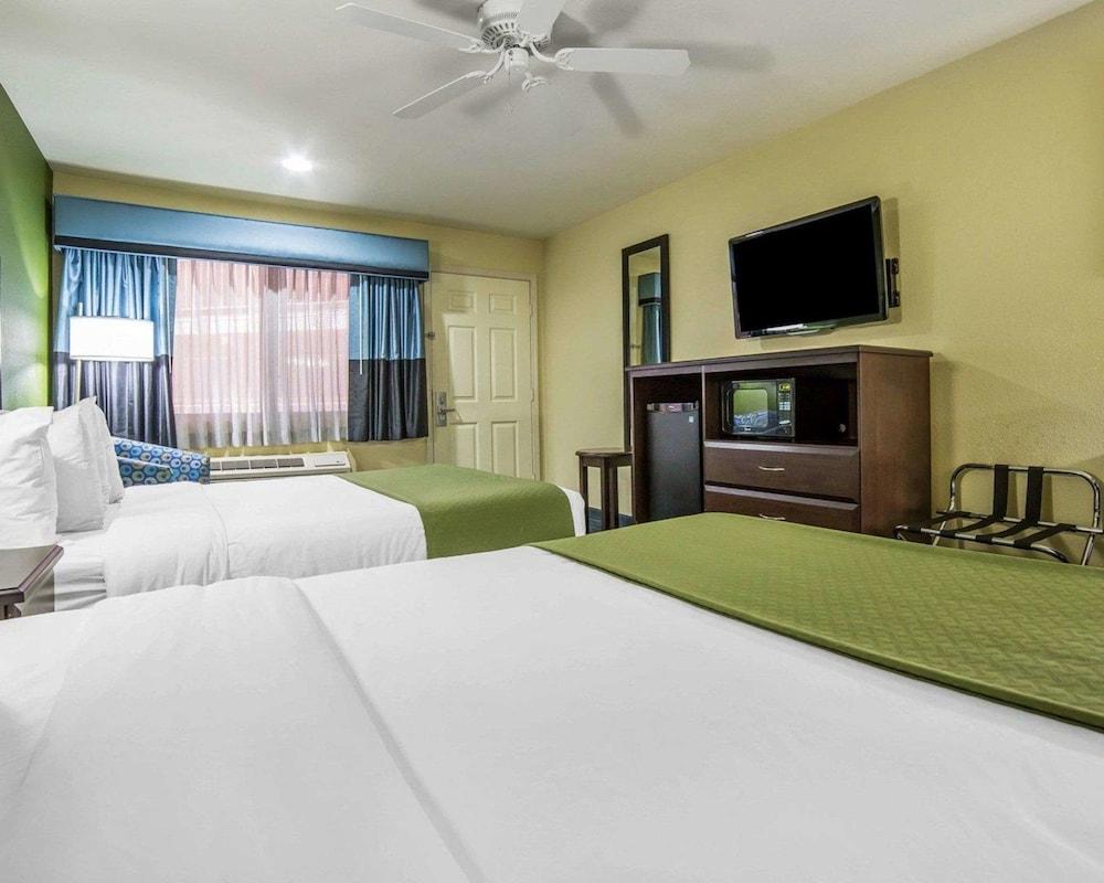 Quality Inn Needles photo 15