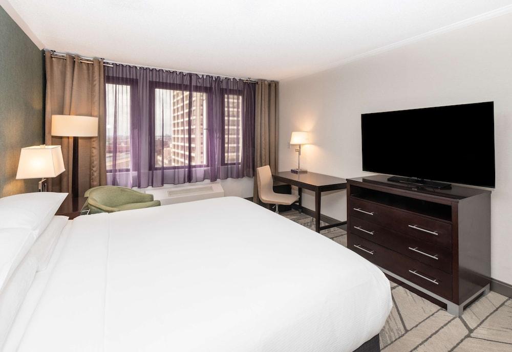 DoubleTree by Hilton Newark Penn Station photo 35