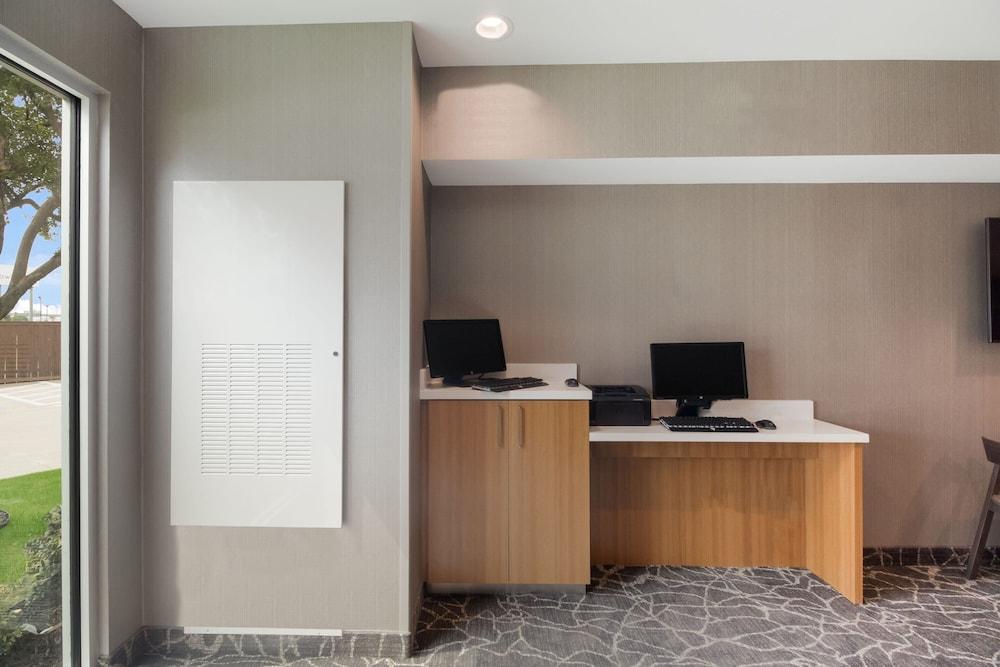 SpringHill Suites by Marriott Dallas NW Hwy/I35E photo 4