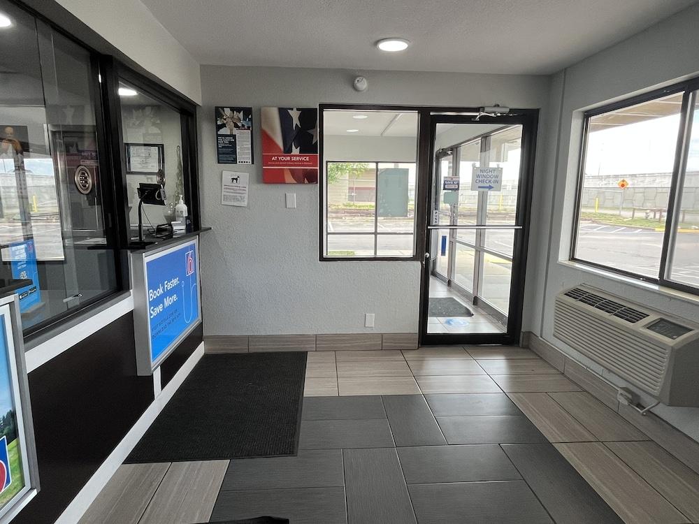 Motel 6 Wichita, KS photo 3