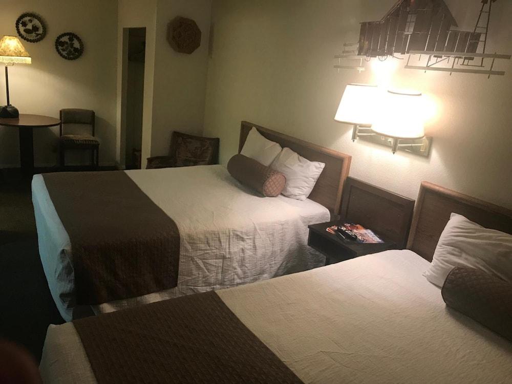 Caboose Motel photo 12