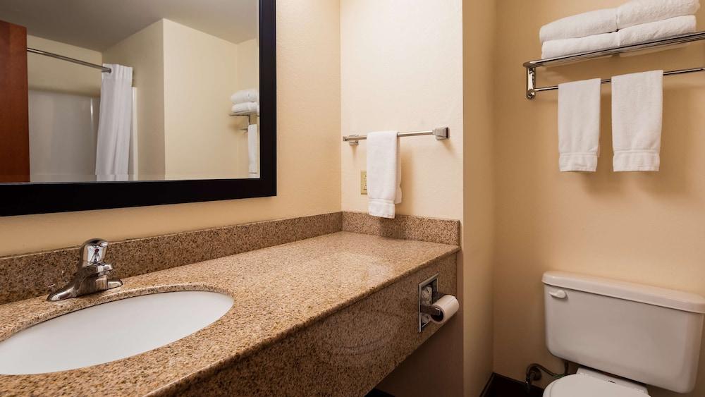 Best Western Nittany Inn Milroy photo 14