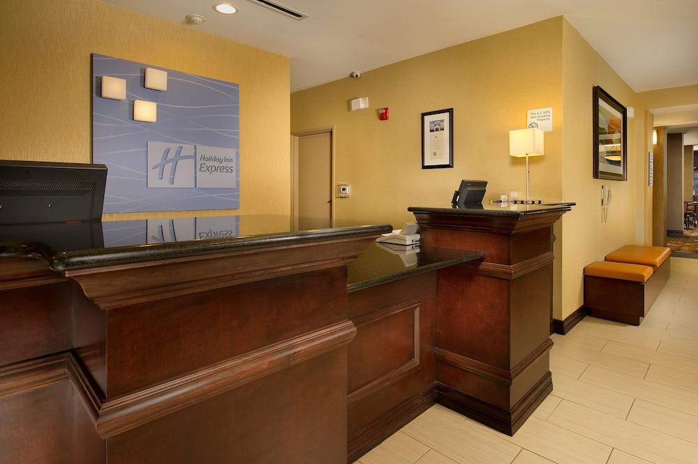 Holiday Inn Express Hotel & Suites Uvalde by IHG photo 2