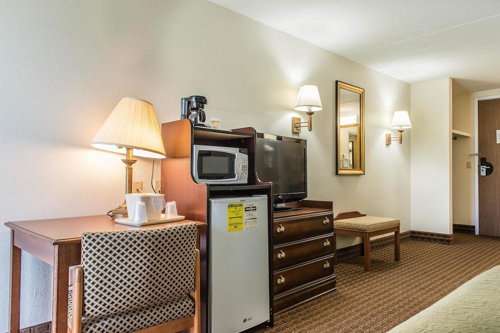 Rodeway Inn Brookville photo 15
