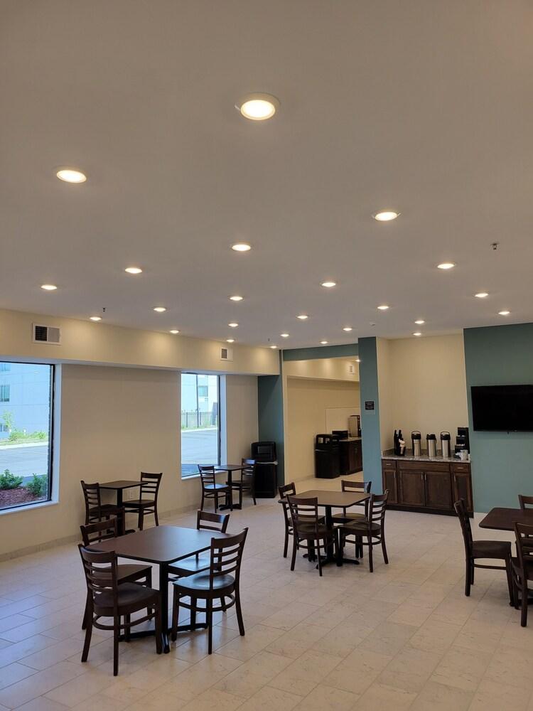 Sleep Inn & Suites - Coliseum Area photo 11