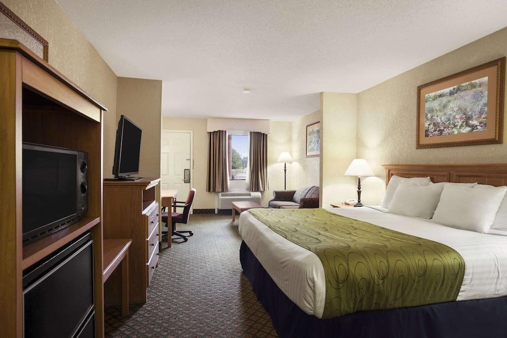 Days Inn & Suites by Wyndham Stuttgart photo 8