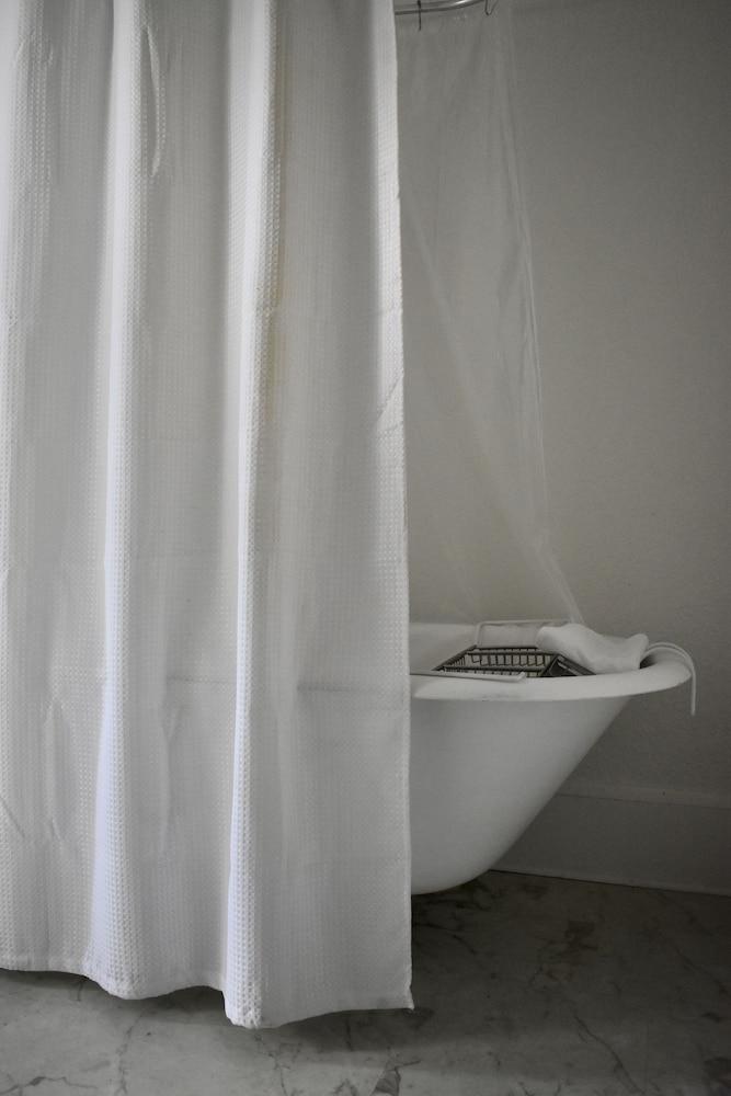 The DeLand Hotel photo 99