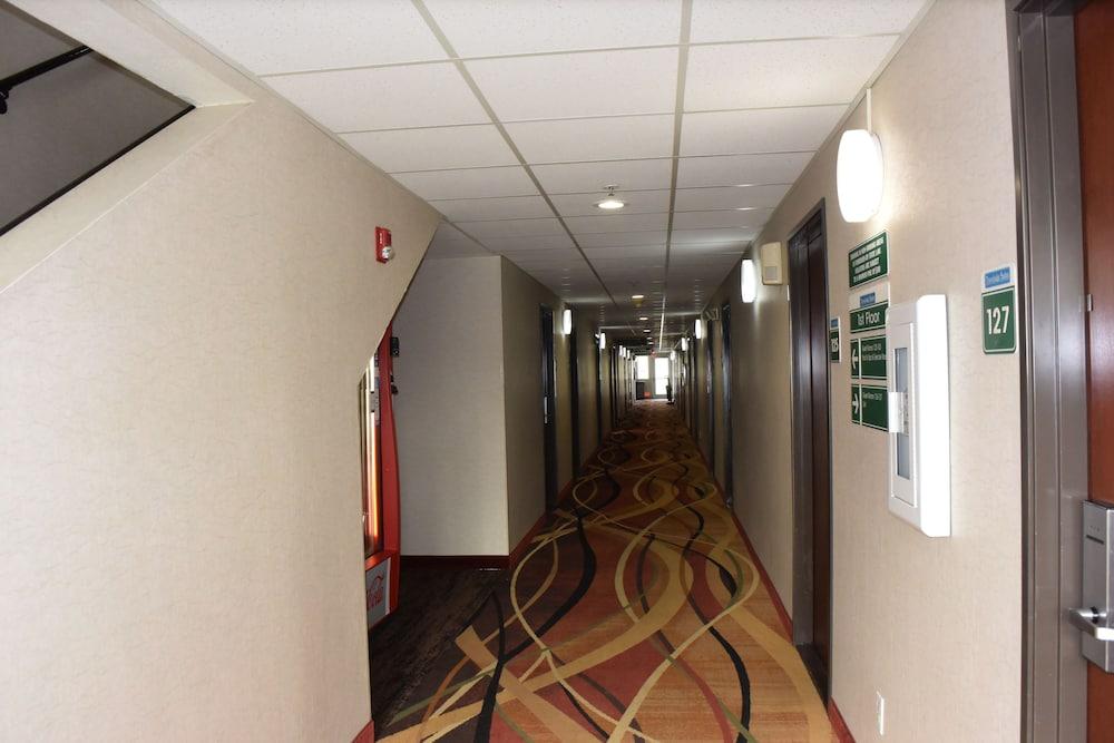 Travelodge Suites by Wyndham Newberg photo 54