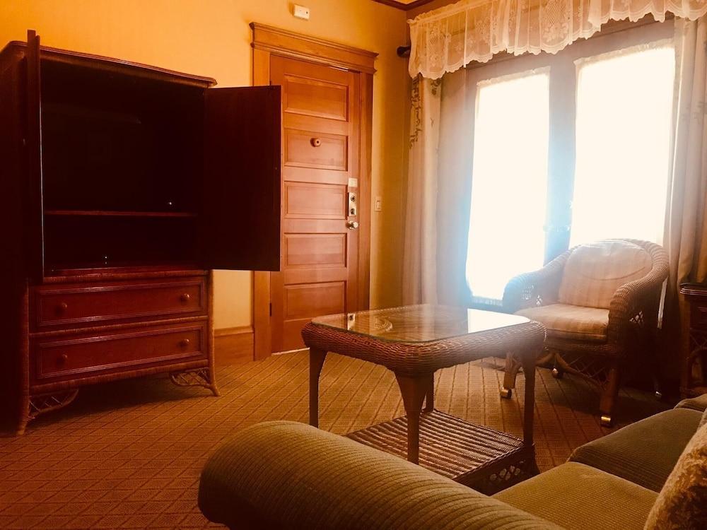 Pacific Grove Inn photo 79