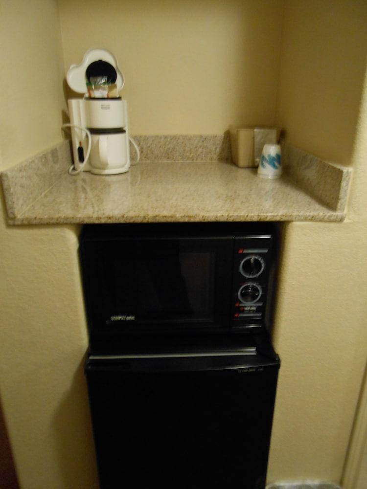 Wintergarden Inn photo 11