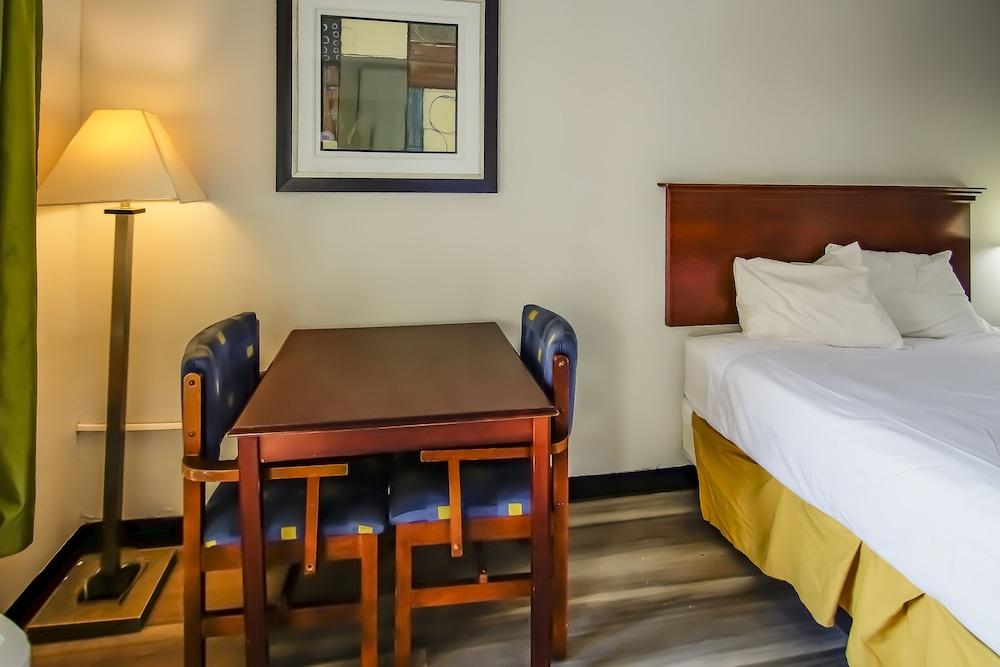 Cypress Inn & Suites Washington by OYO photo 17