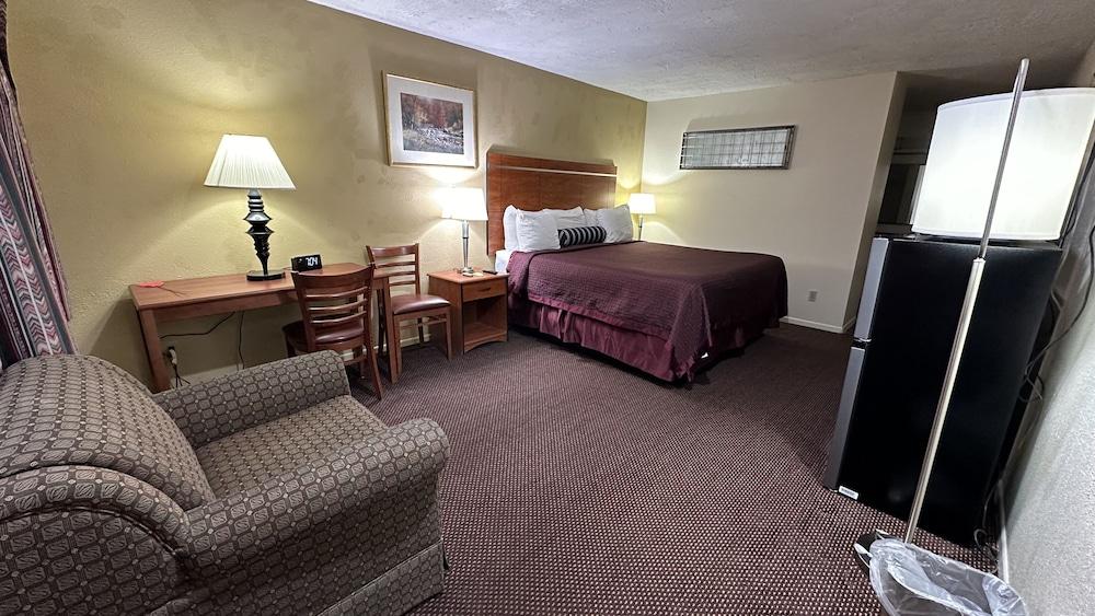 Economy Inn photo 8