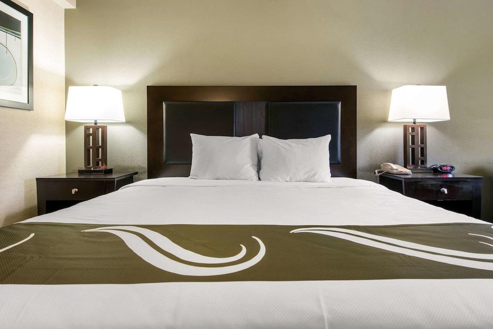 Quality Inn & Suites Charleston - Civic Center photo 14