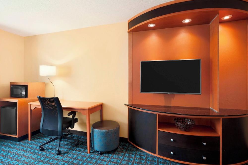 Fairfield Inn & Suites Lansing West photo 5
