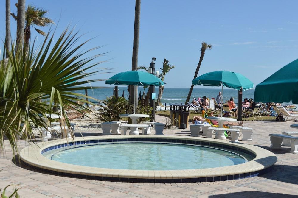 Hawaiian Inn Beach Resort photo 55
