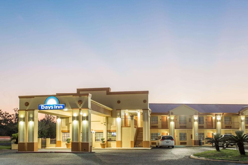 Days Inn by Wyndham Orange photo 5