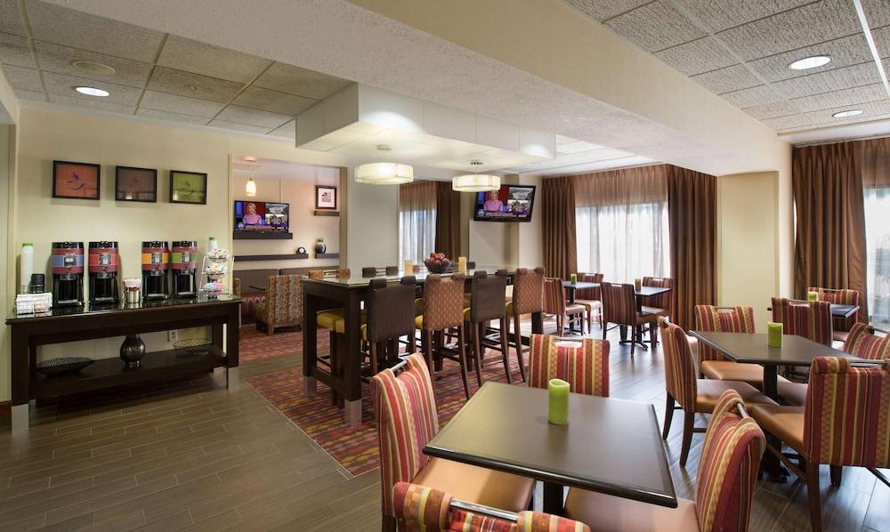 Hampton Inn Gainesville photo 13