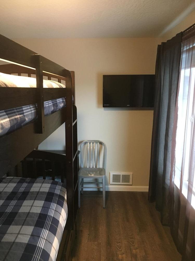 The Waldport Inn photo 18