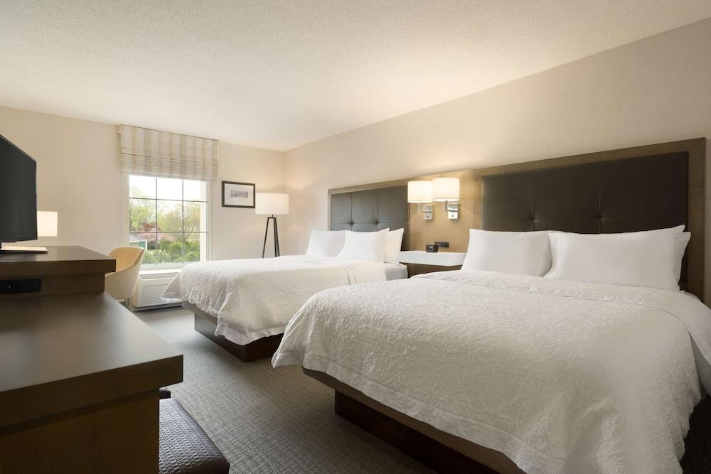 Hampton Inn & Suites Newport/Middletown photo 30