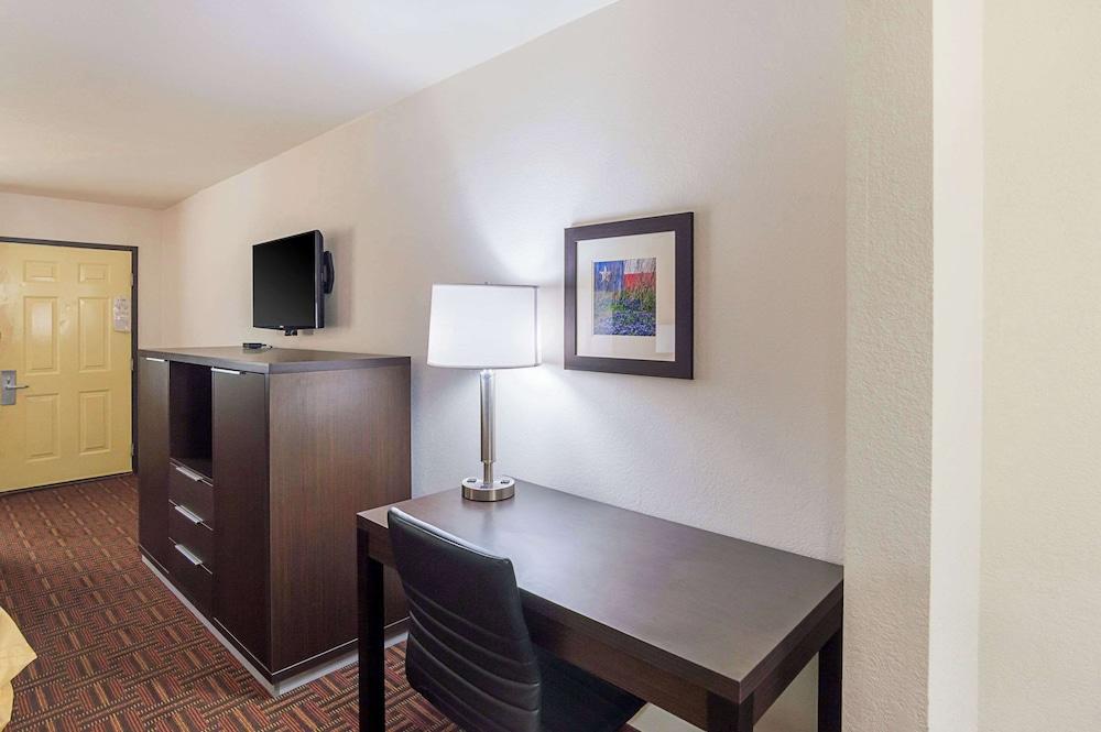 Quality Inn Amarillo East photo 5