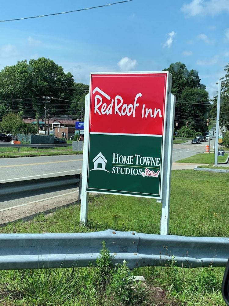 HomeTowne Studios By Red Roof Mystic - New London photo 16