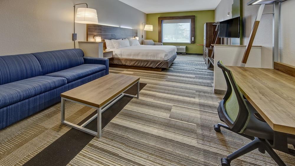 Holiday Inn Express Hotel & Suites Corsicana by IHG photo 14