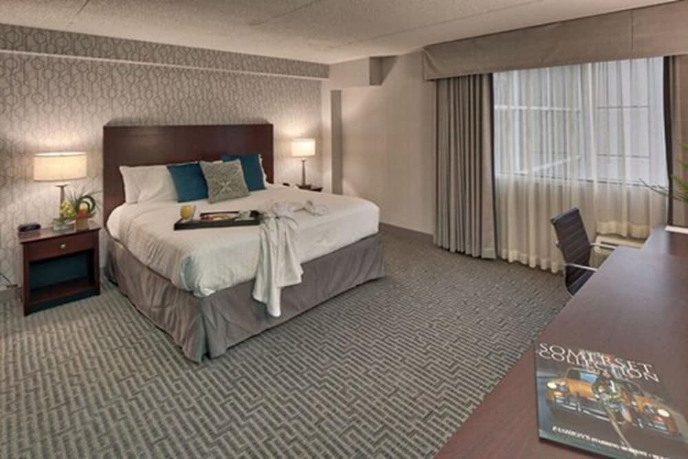 Somerset Inn photo 4