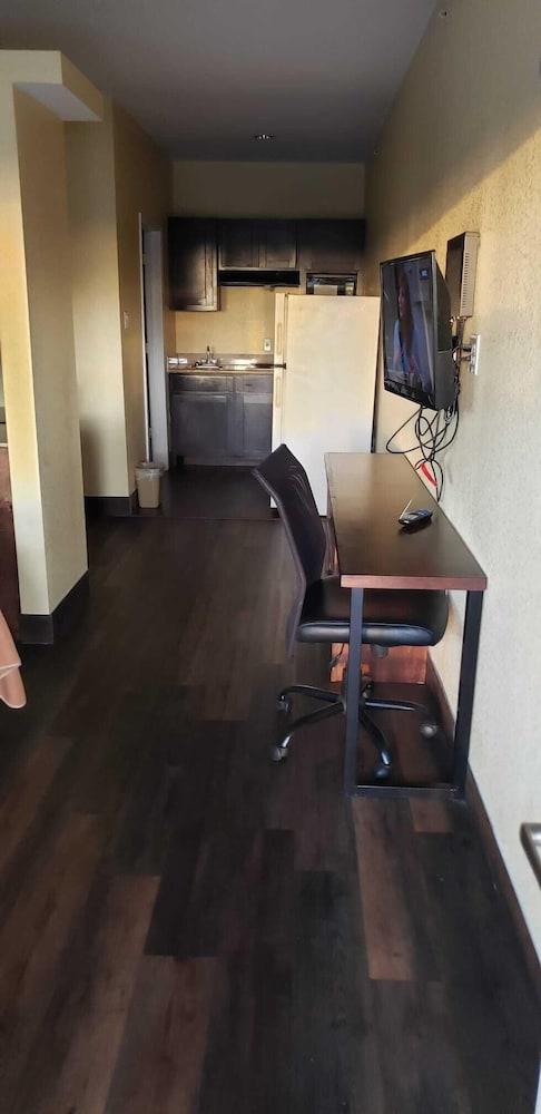 Highlands Suites photo 2
