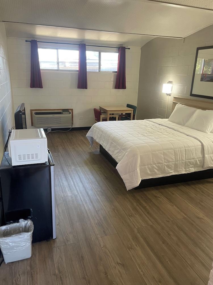Georgianna Motel photo 10