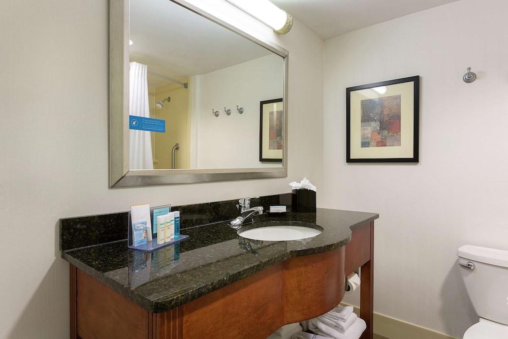 Hampton Inn Charlotte-Belmont at Montcross photo 33