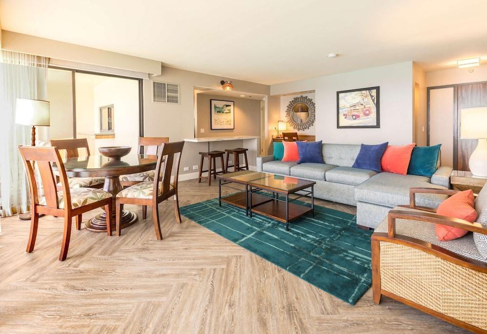 Aston Waikiki Beach Tower photo 15
