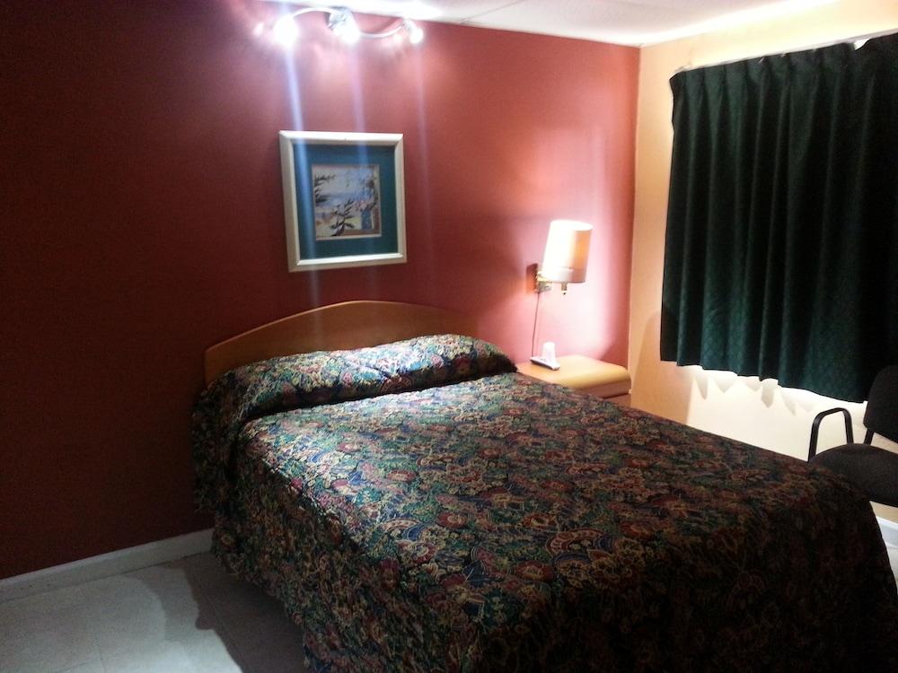 Sunny South Motel photo 15